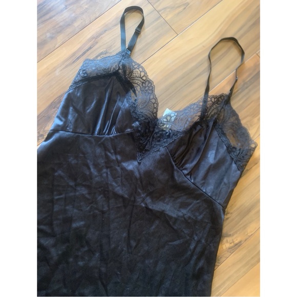 VTG black nylon nightgown - Picture 3 of 3